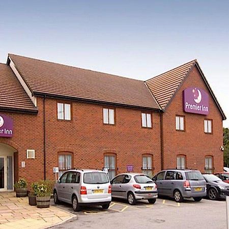 Premier Inn Manchester Trafford Centre North Bagian luar foto