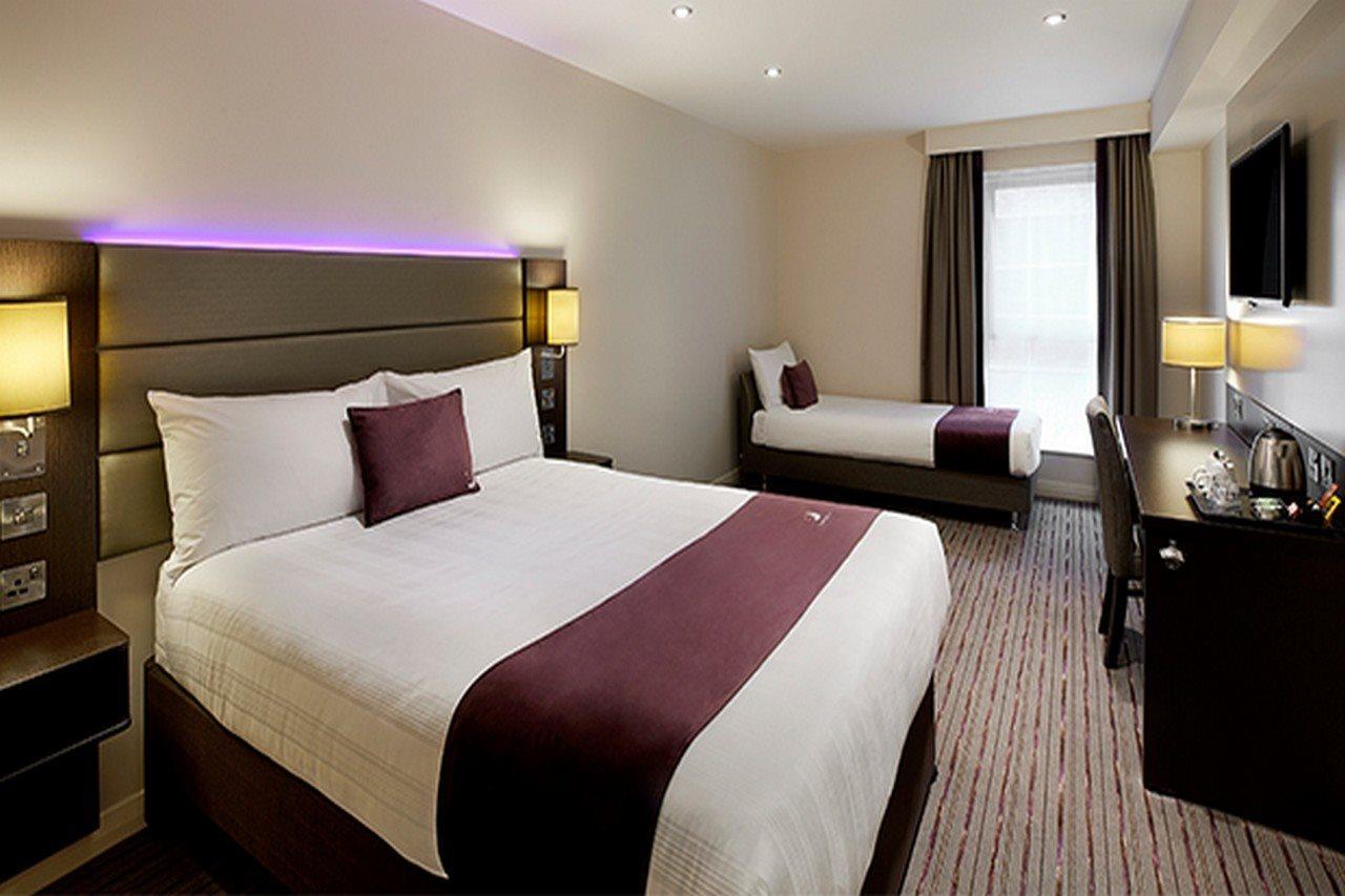 Premier Inn Manchester Trafford Centre North Bagian luar foto