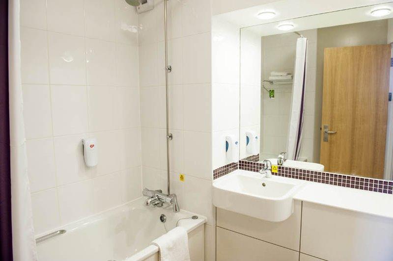 Premier Inn Manchester Trafford Centre North Bagian luar foto