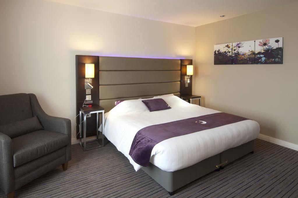 Premier Inn Manchester Trafford Centre North Bagian luar foto